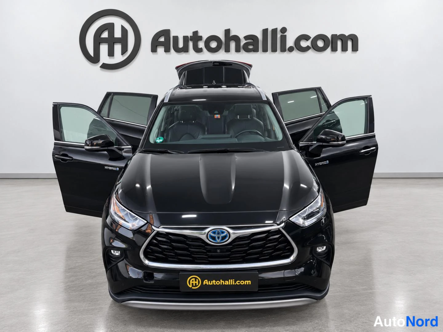 Musta Toyota Highlander 2021, edestä, kuva 6