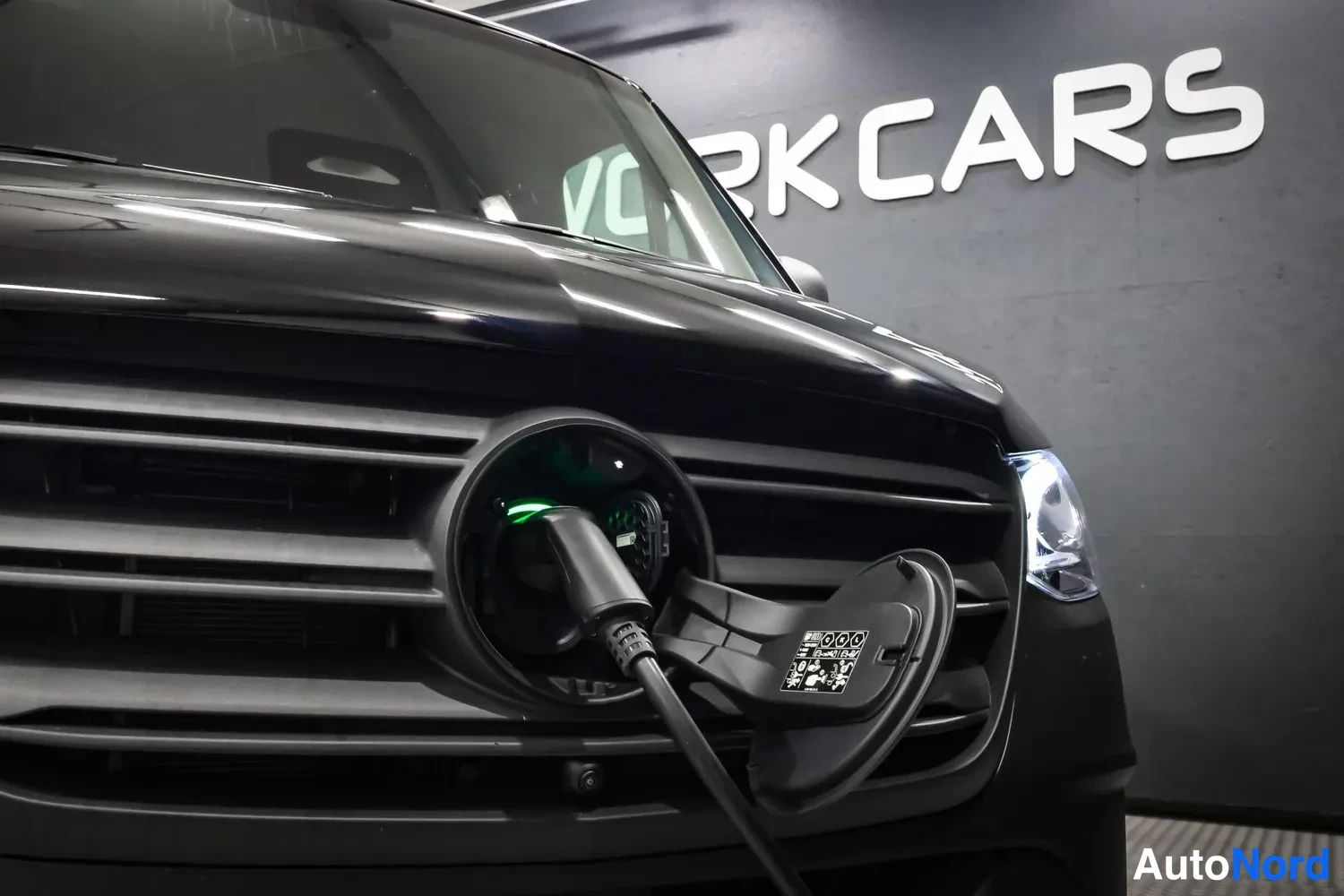 Black Mercedes-Benz Sprinter 2026, detail, photo 17