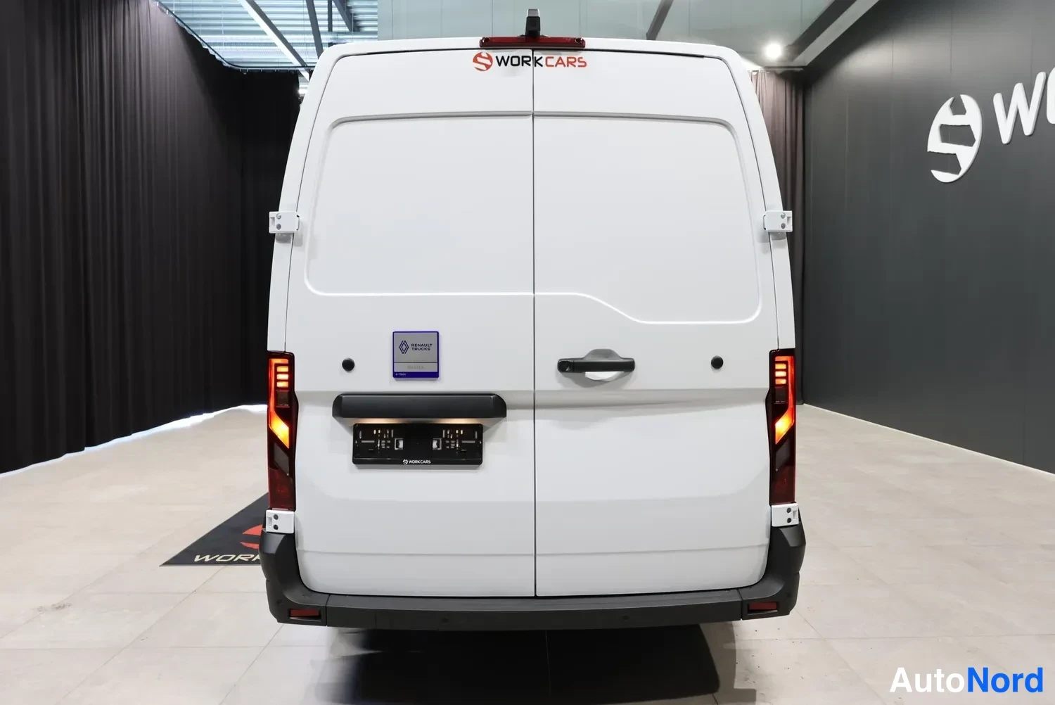White Renault Master 2026, rear, photo 12