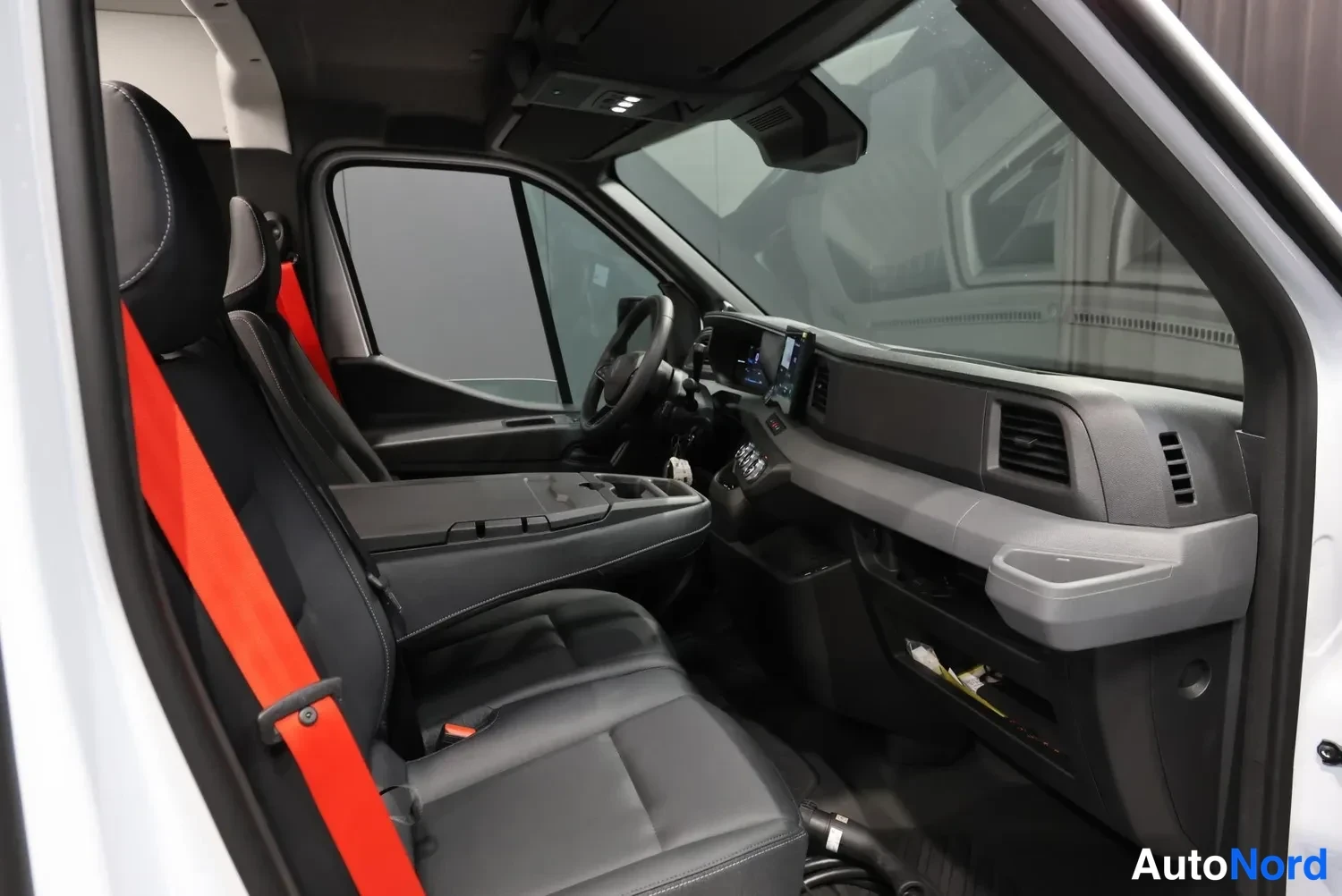 White Renault Master 2026, cockpit, photo 17