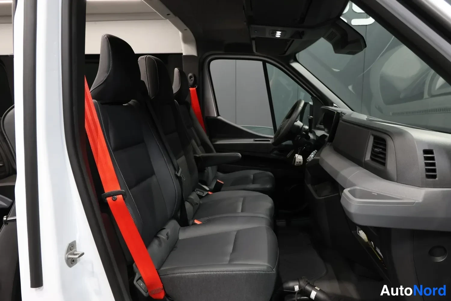 White Renault Master 2026, front seats, photo 19