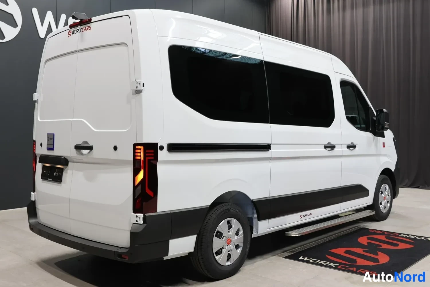 White Renault Master 2026, rear three-quarter, photo 8