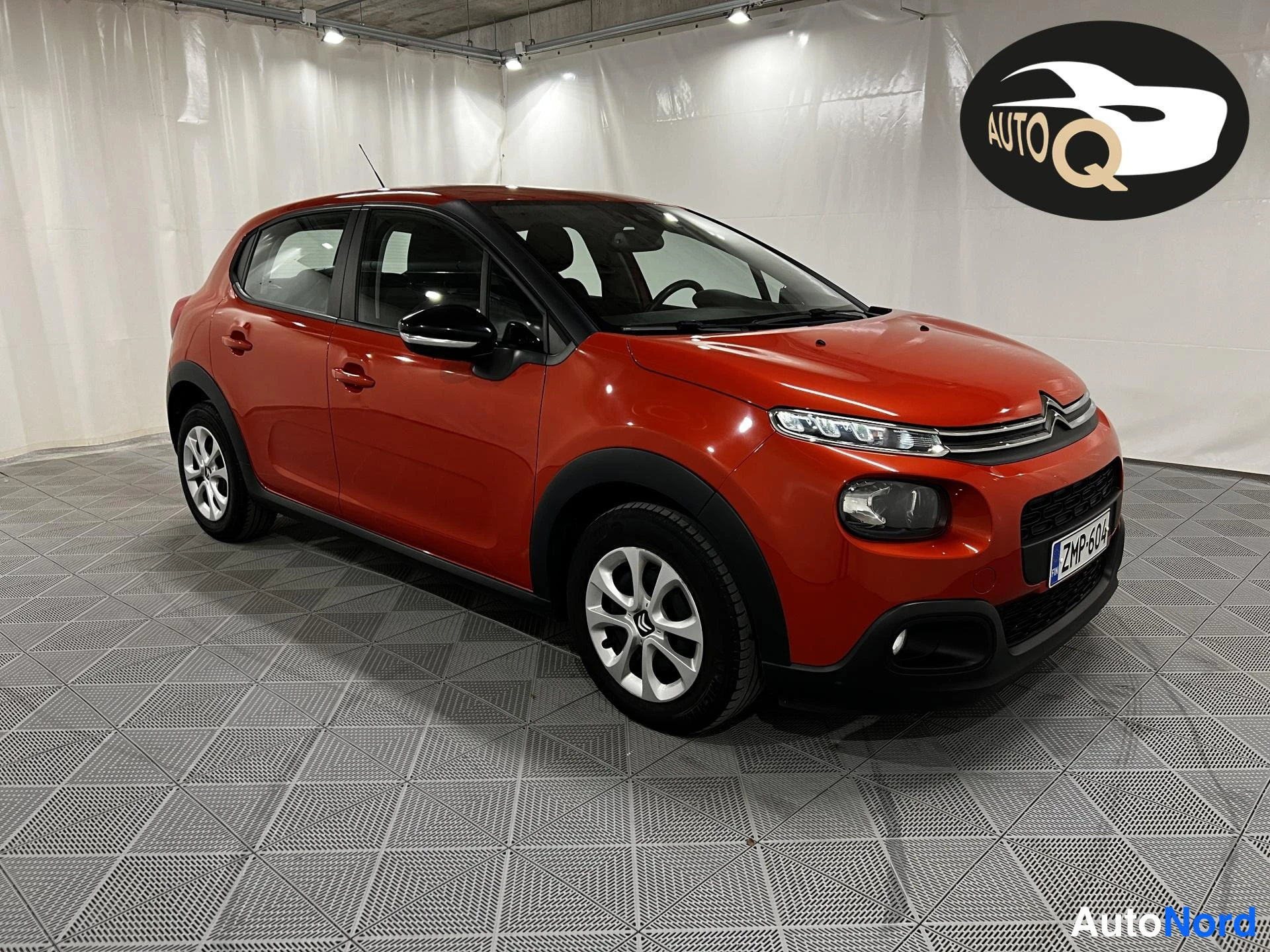 Punainen Citroen C3 2019, etuviisto, keula oikealle, kuva 2