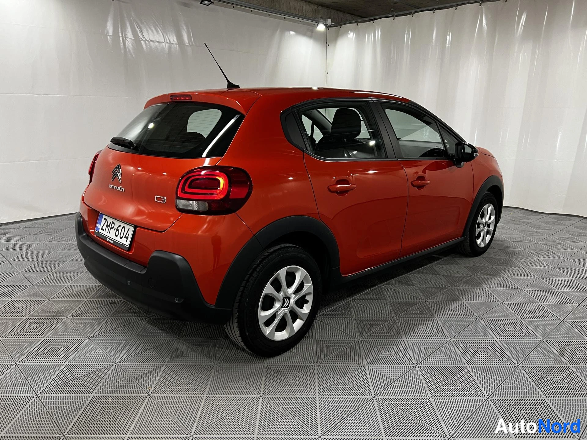 Punainen Citroen C3 2019, takaviisto, kuva 4