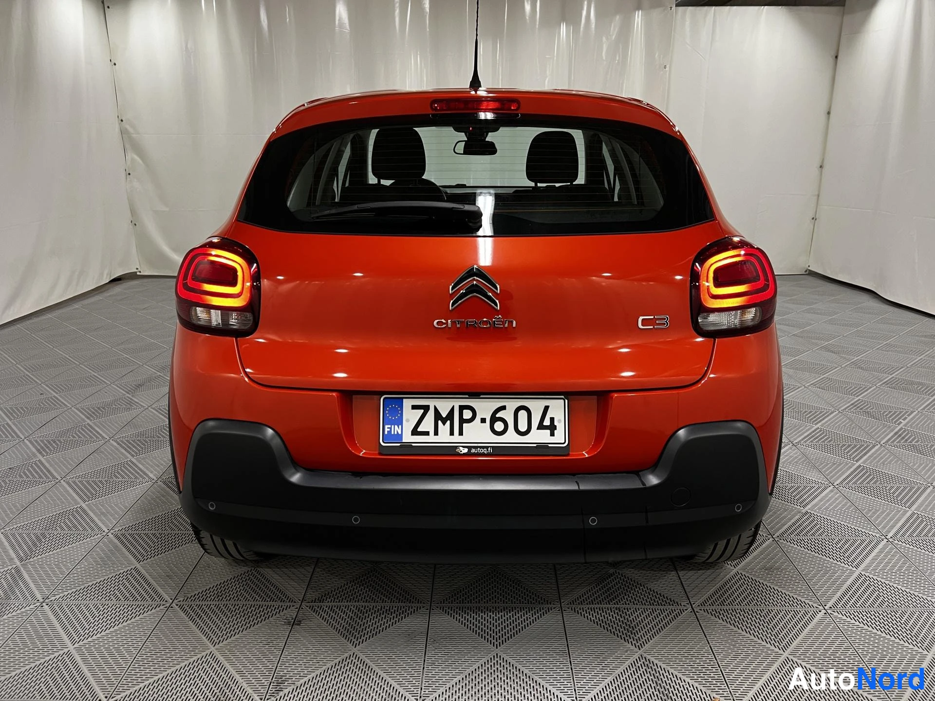 Punainen Citroen C3 2019, takaa, kuva 6