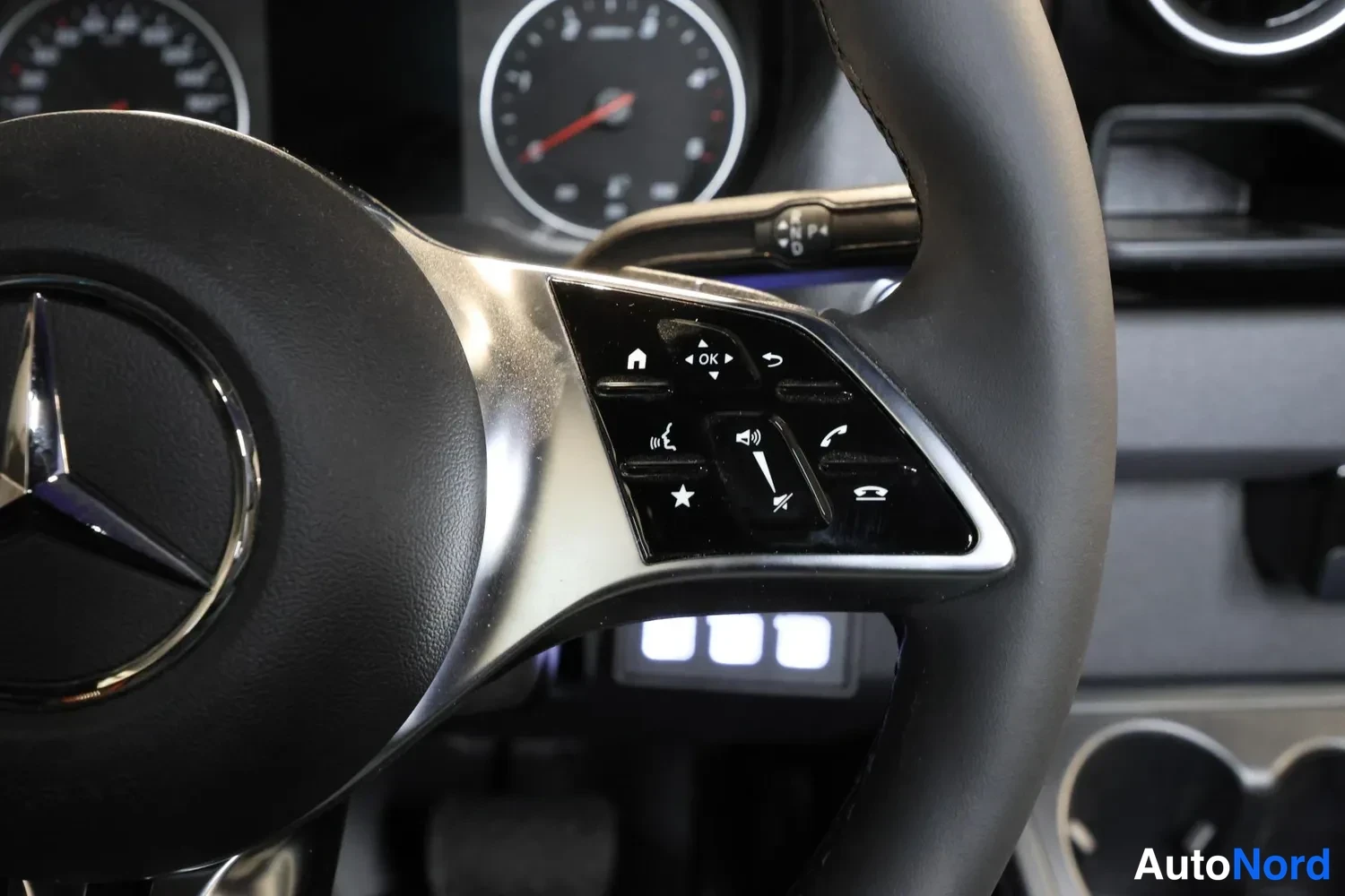 Blue Mercedes-Benz Sprinter 2026, detail, photo 20
