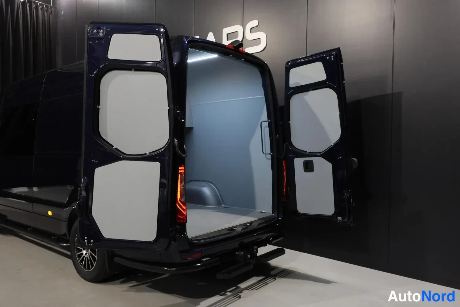 Blue Mercedes-Benz Sprinter 2026, rear three-quarter, photo 7
