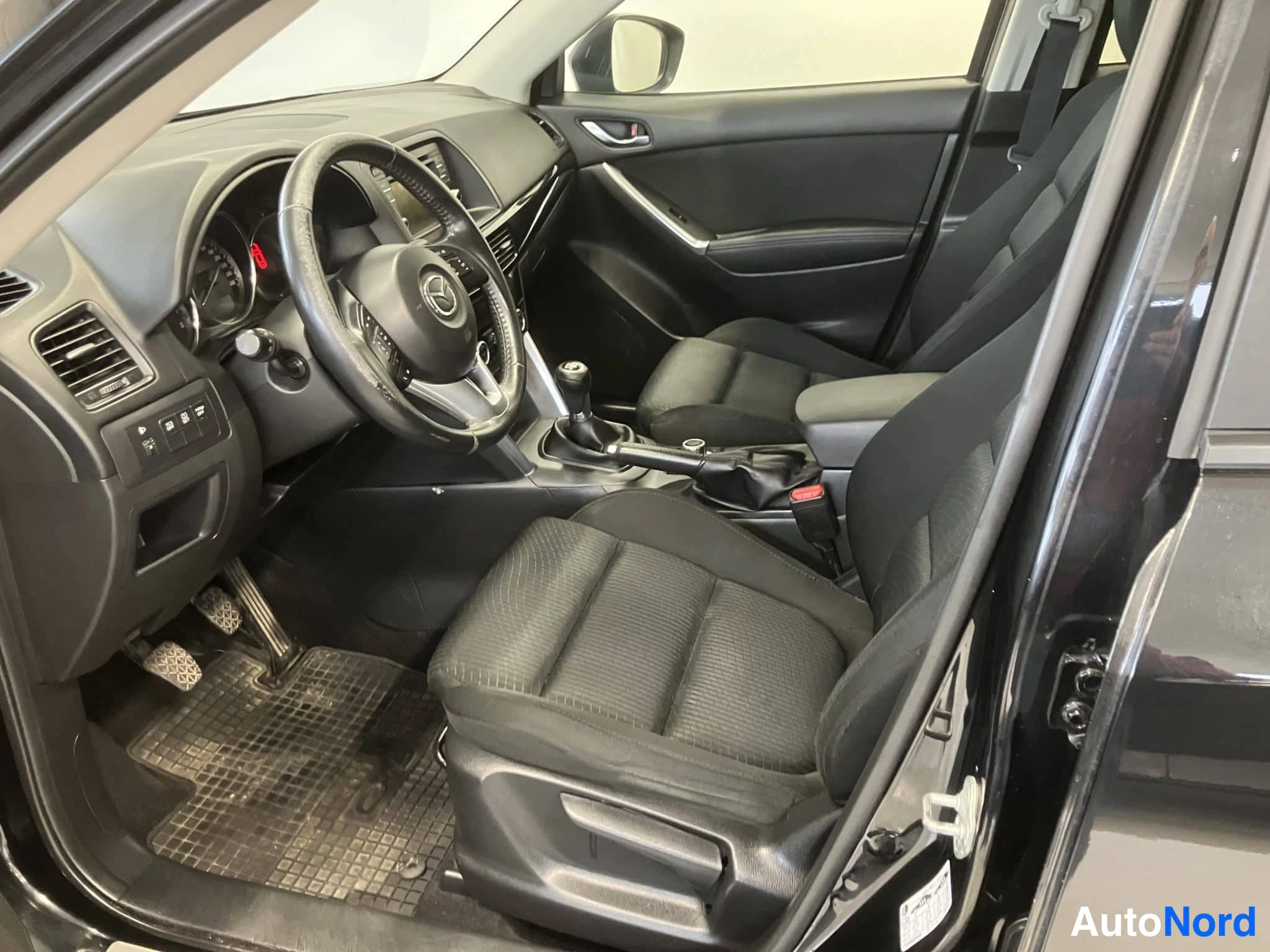 Musta Mazda CX-5 2013, kuva 13