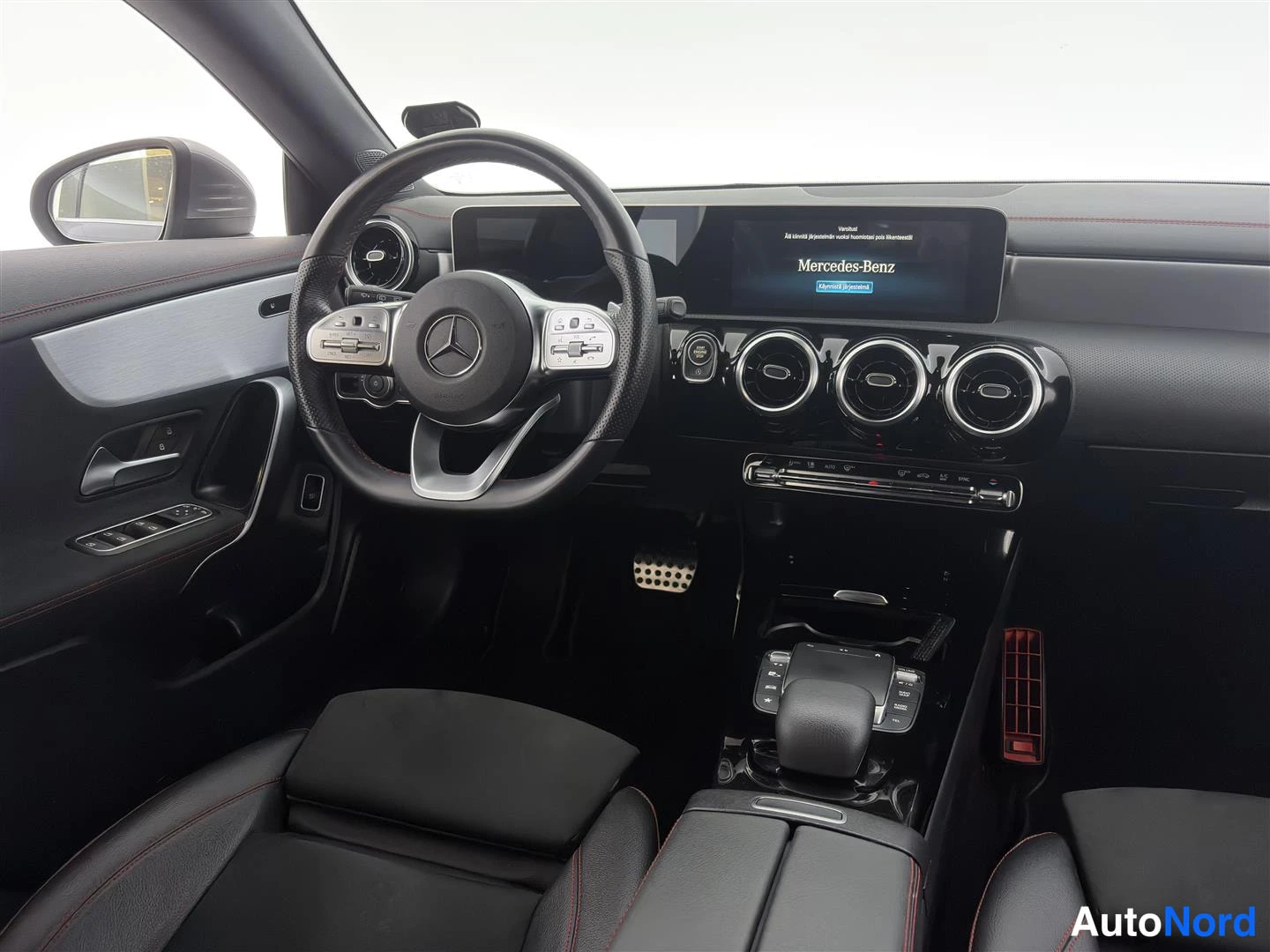 Harmaa Mercedes-Benz CLA 2020, kuva 15