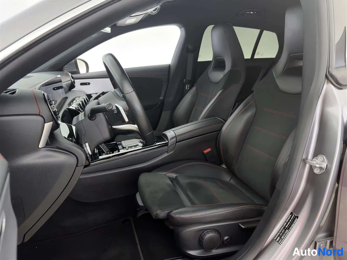 Harmaa Mercedes-Benz CLA 2020, kuva 16