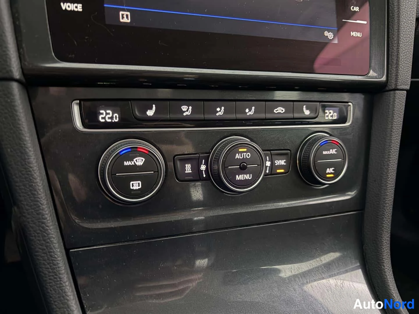 Blue Volkswagen Golf 2017, photo 25