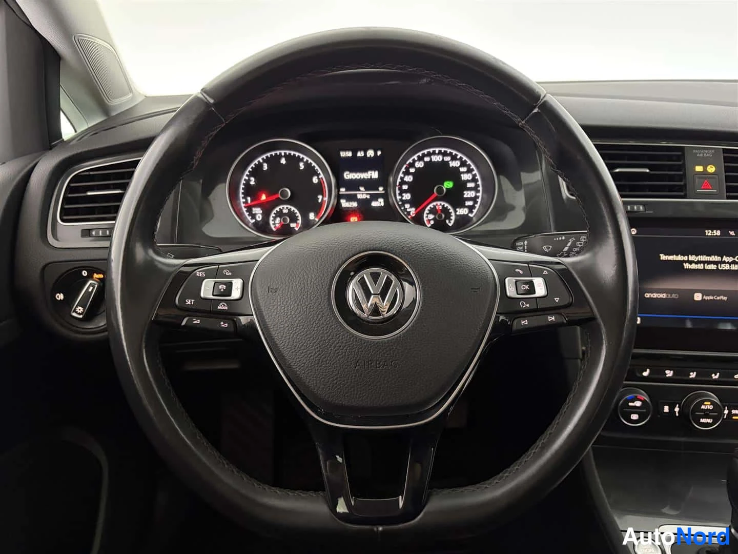 Blue Volkswagen Golf 2017, photo 27