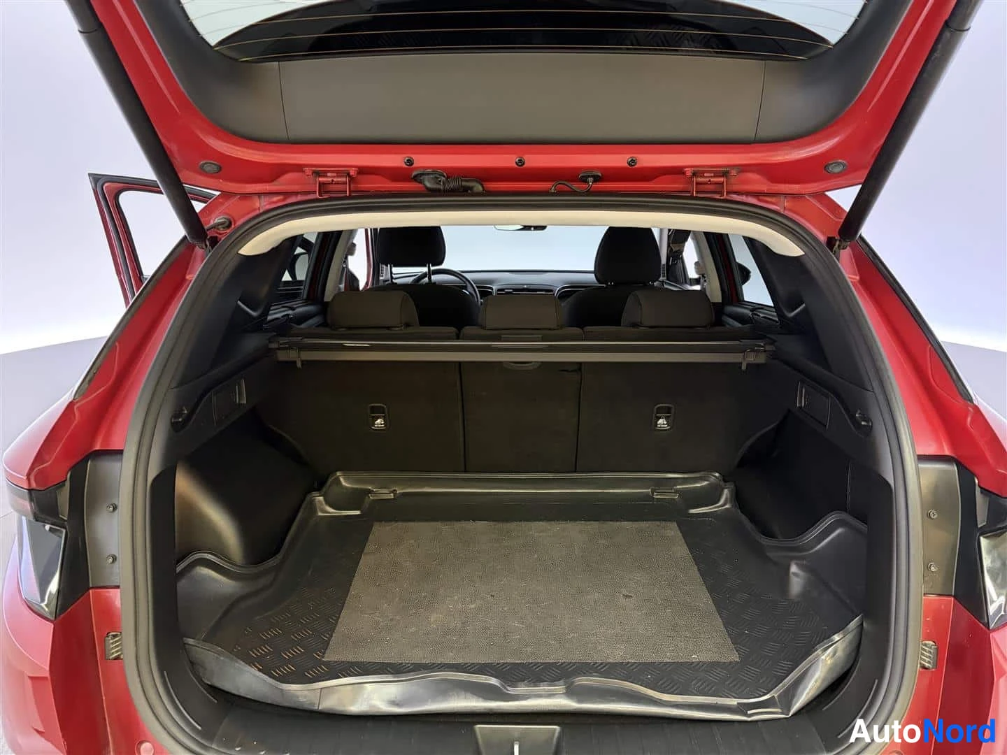 Punainen Hyundai Tucson 2023, kuva 19