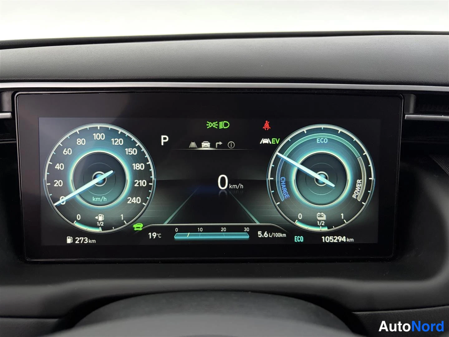 Punainen Hyundai Tucson 2023, kuva 22