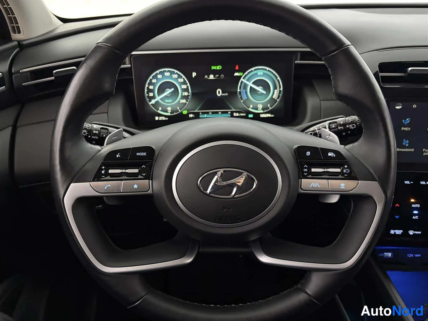 Punainen Hyundai Tucson 2023, kuva 28