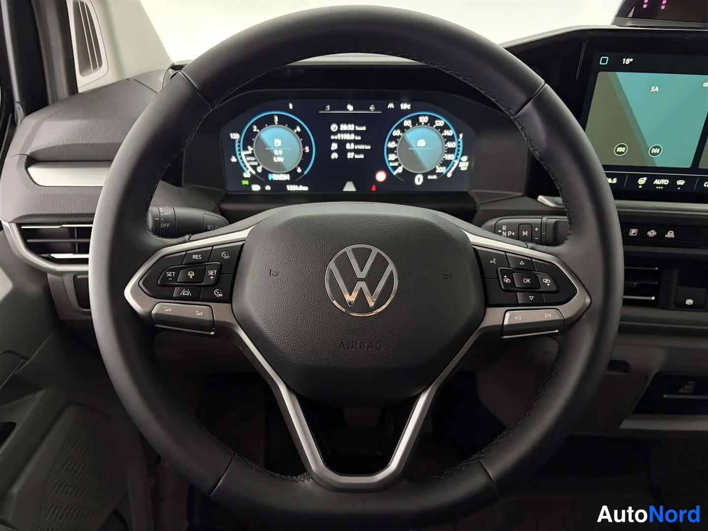 Musta Volkswagen Transporter 2026, kuva 20