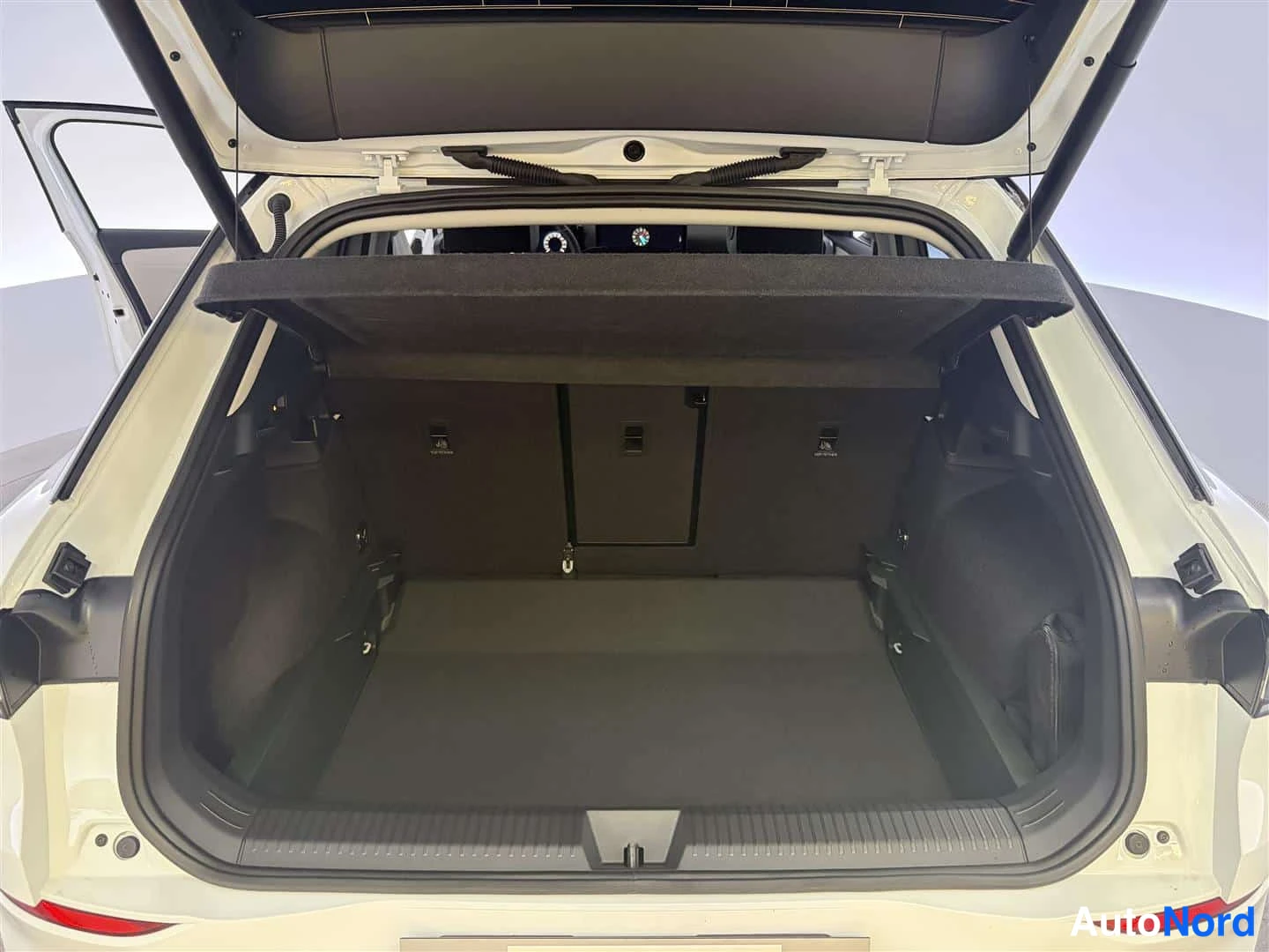 Harmaa Volkswagen T-Roc 2026, kuva 18