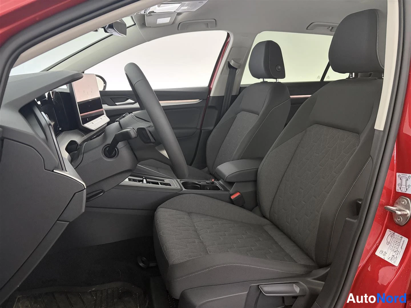 Punainen Volkswagen Golf 2026, kuva 15