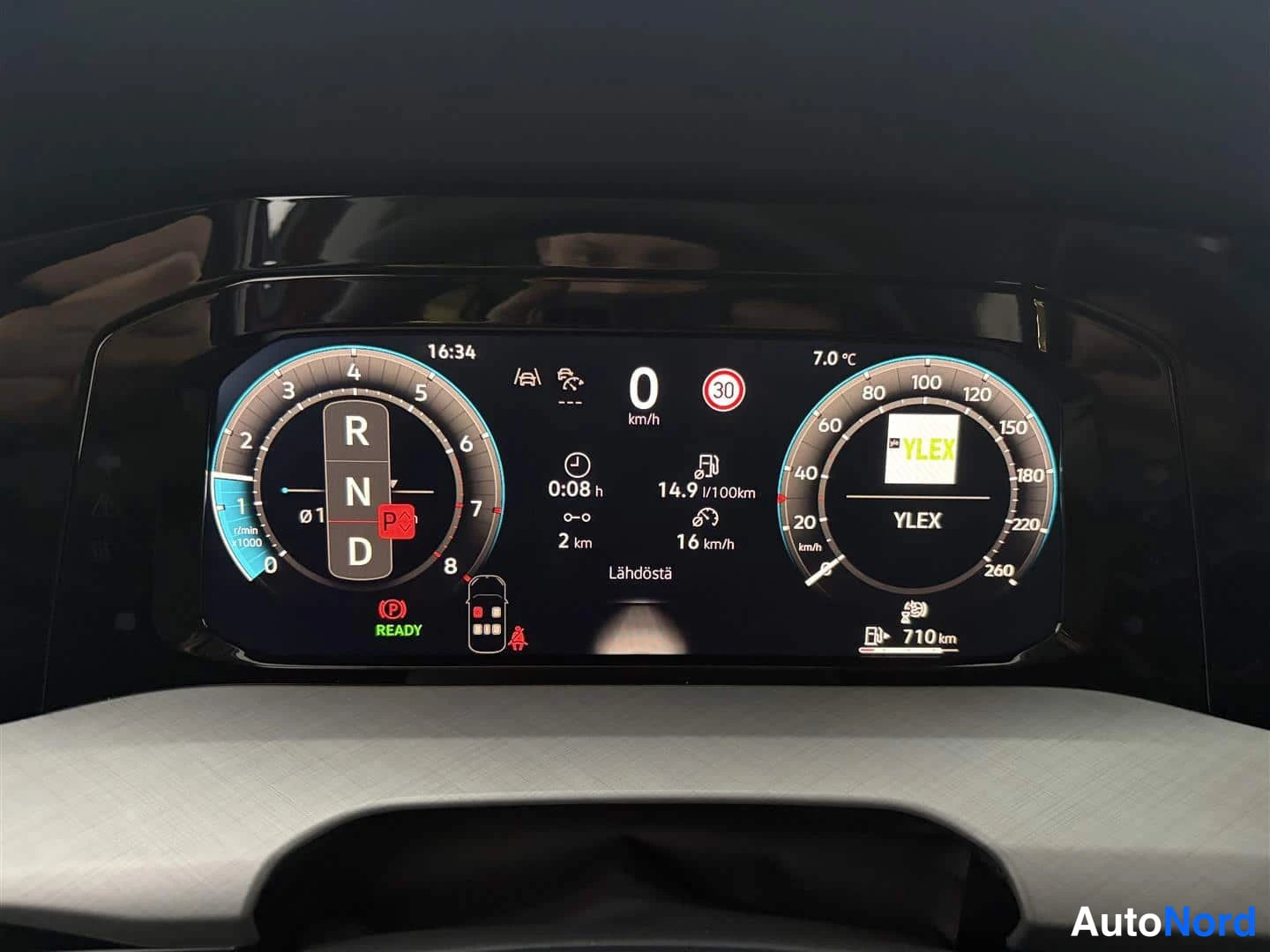 Punainen Volkswagen Golf 2026, kuva 20