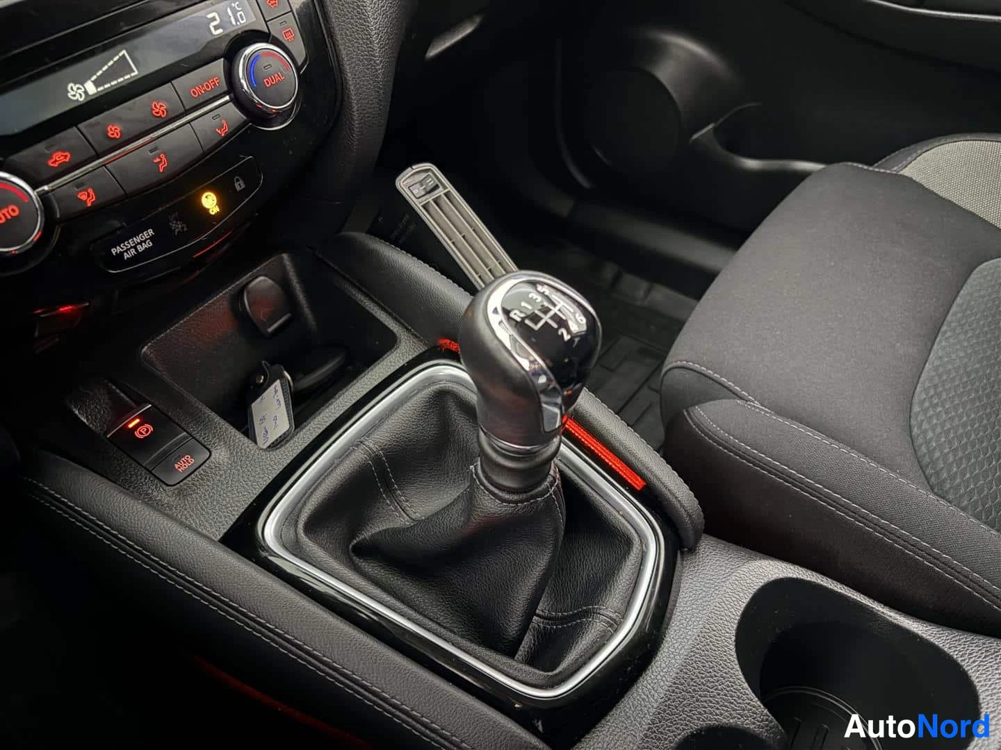 Harmaa Nissan Qashqai 2019, kuva 24