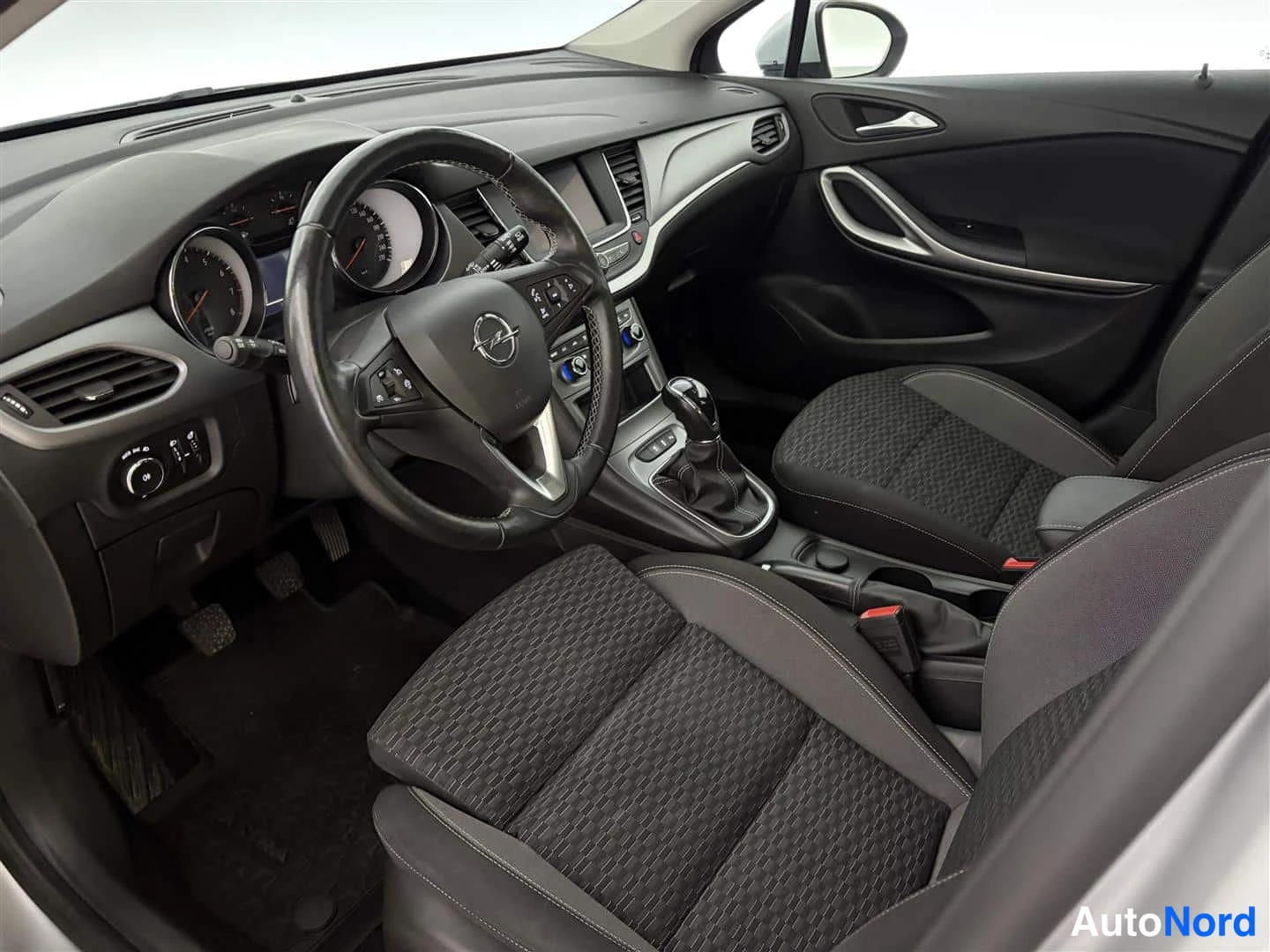 Hopea Opel Astra 2020, kuva 17