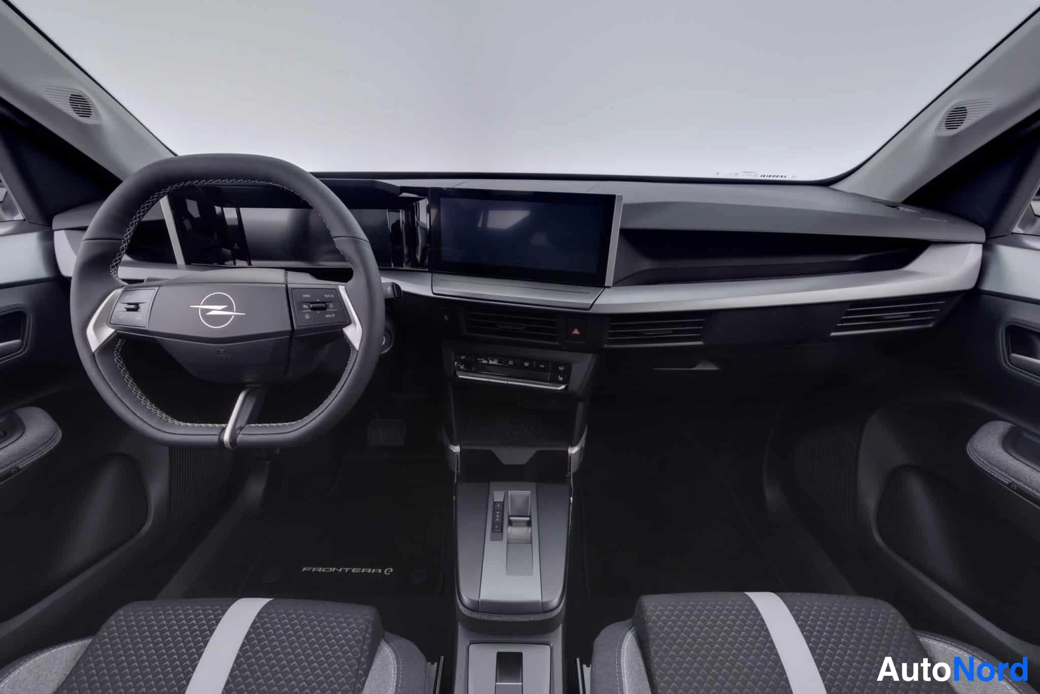 Harmaa Opel Frontera 2025, kuva 13