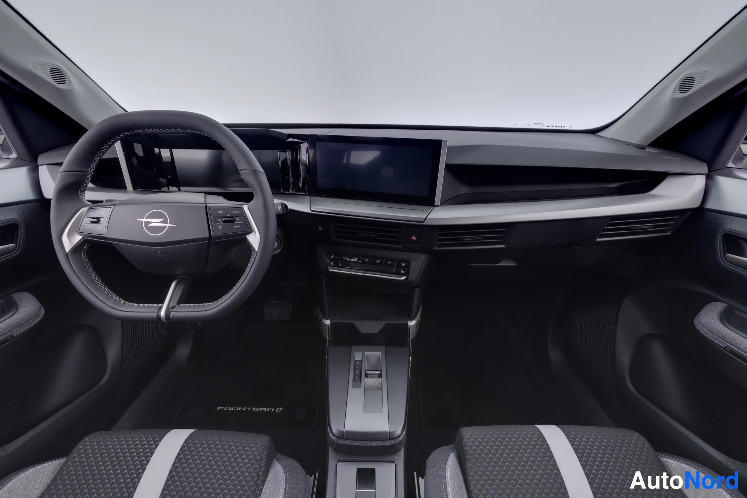 Harmaa Opel Frontera 2025, kuva 14