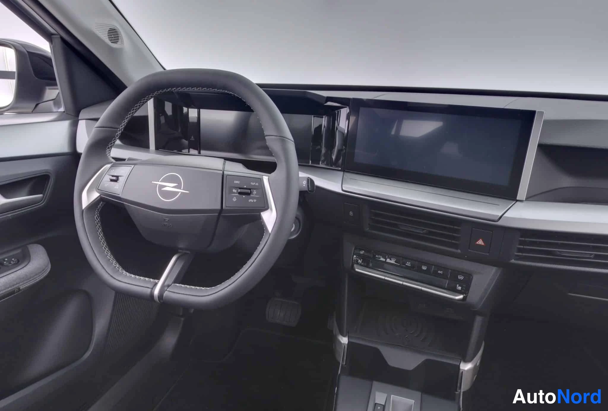 Harmaa Opel Frontera 2025, kuva 15