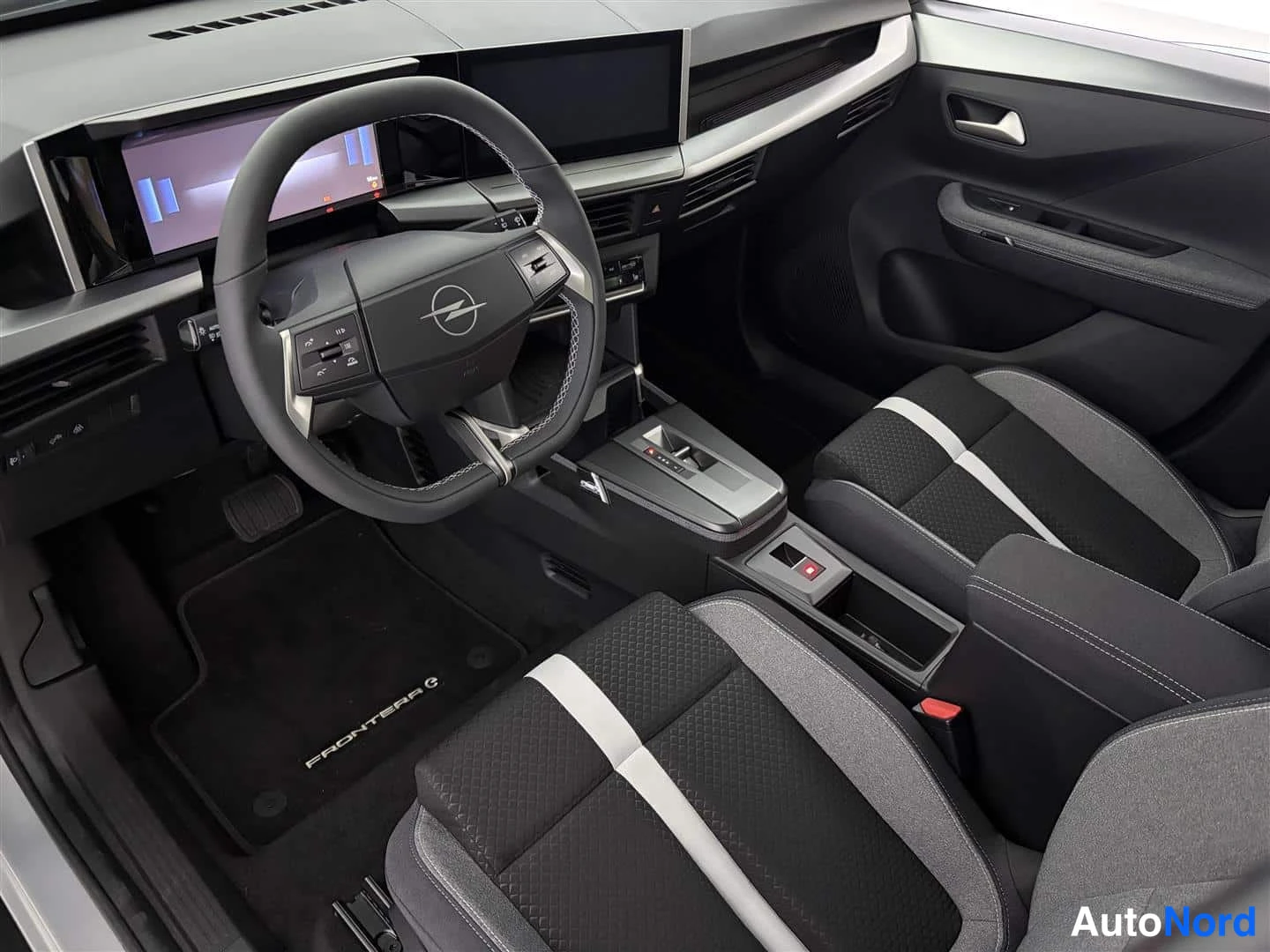 Harmaa Opel Frontera 2025, kuva 20
