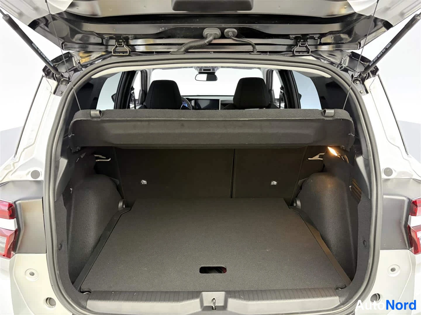 Harmaa Opel Frontera 2025, kuva 22