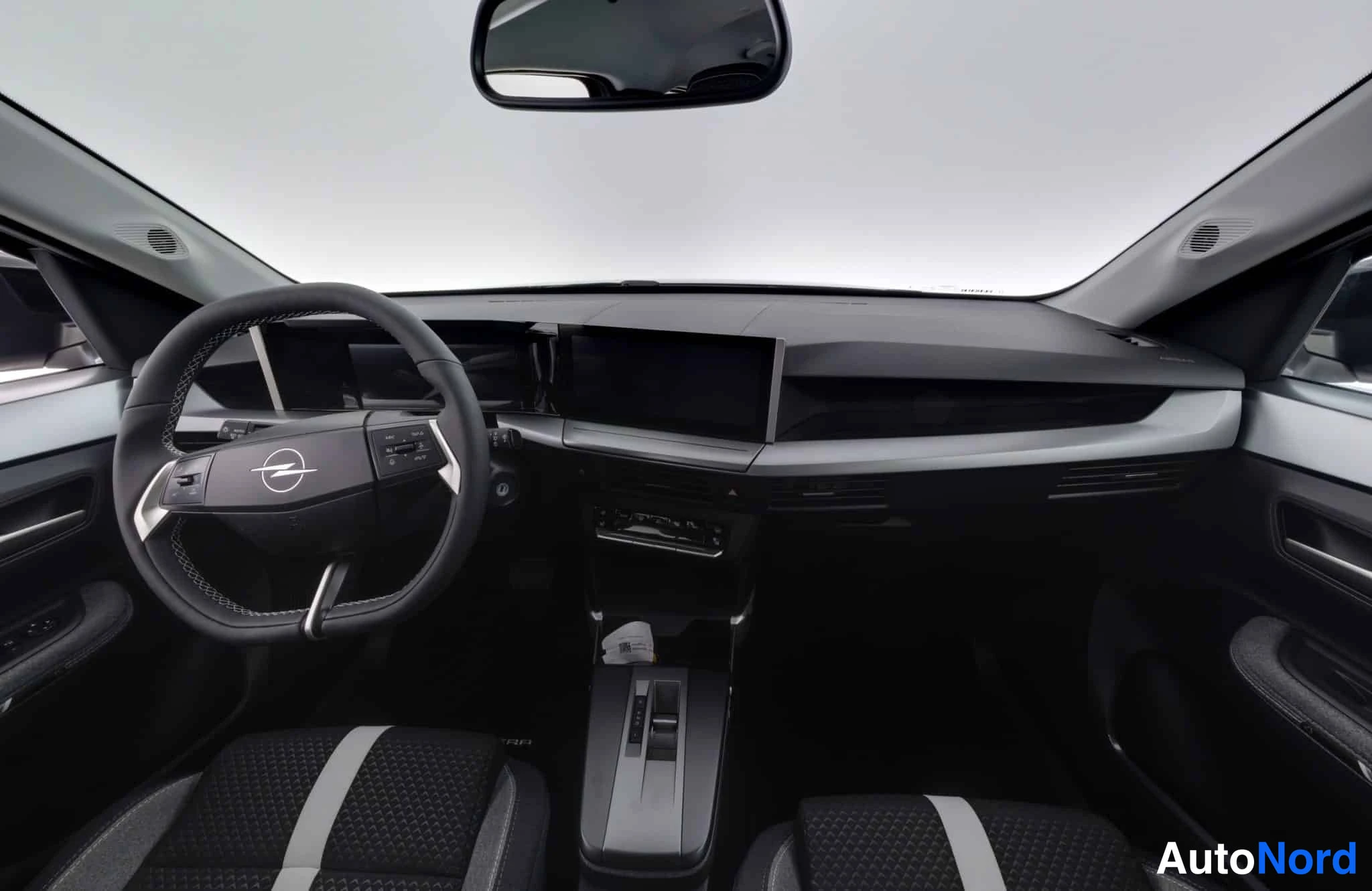 Musta Opel Frontera 2026, kuva 13