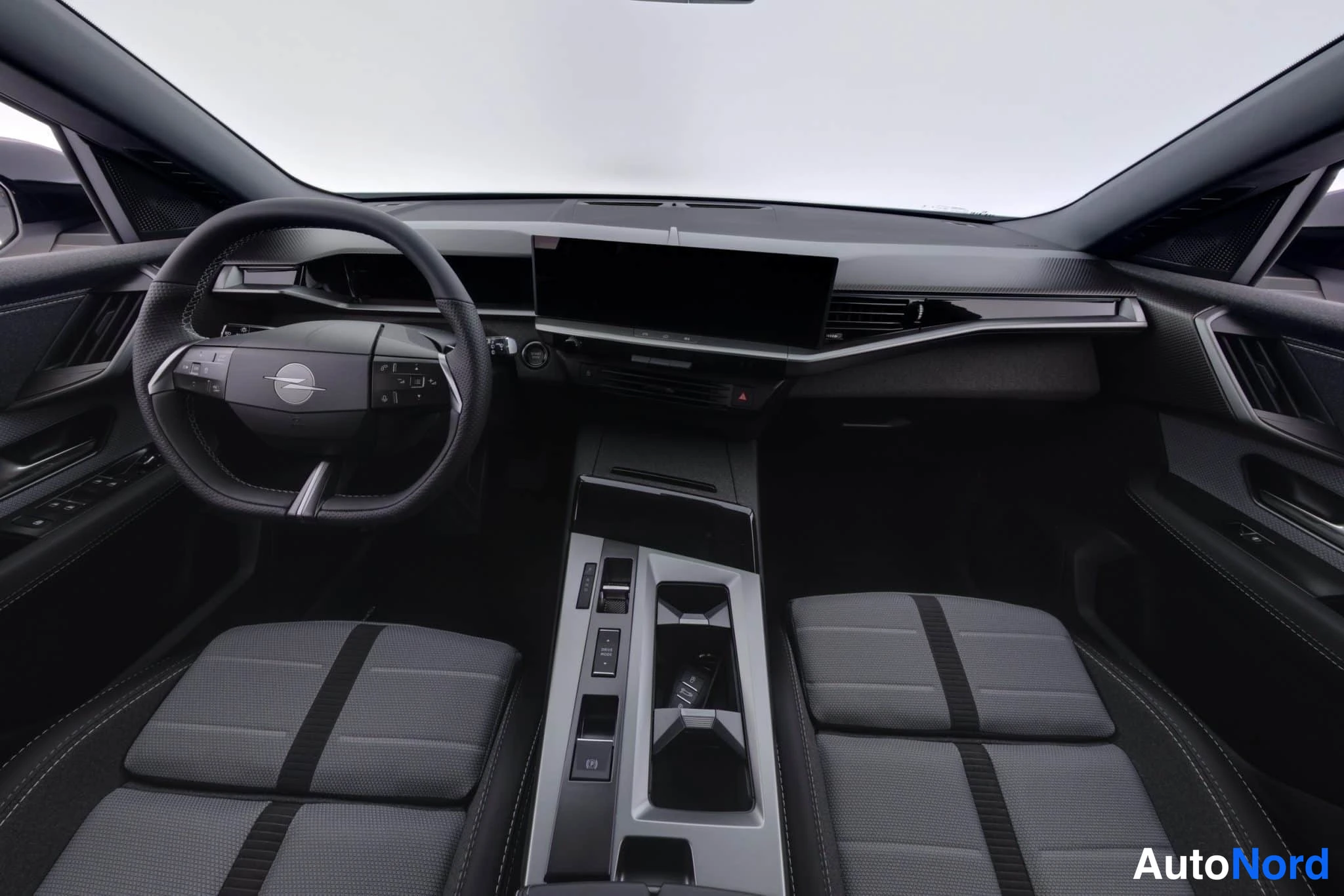 Valkoinen Opel Grandland 2026, kuva 13