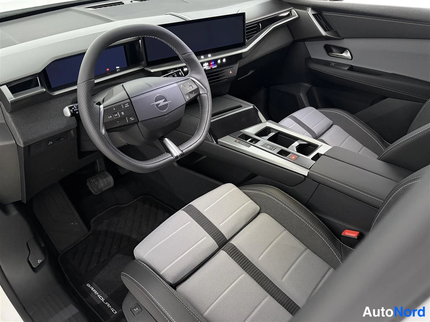 Valkoinen Opel Grandland 2026, kuva 20