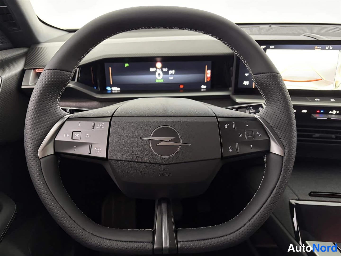 Valkoinen Opel Grandland 2026, kuva 31