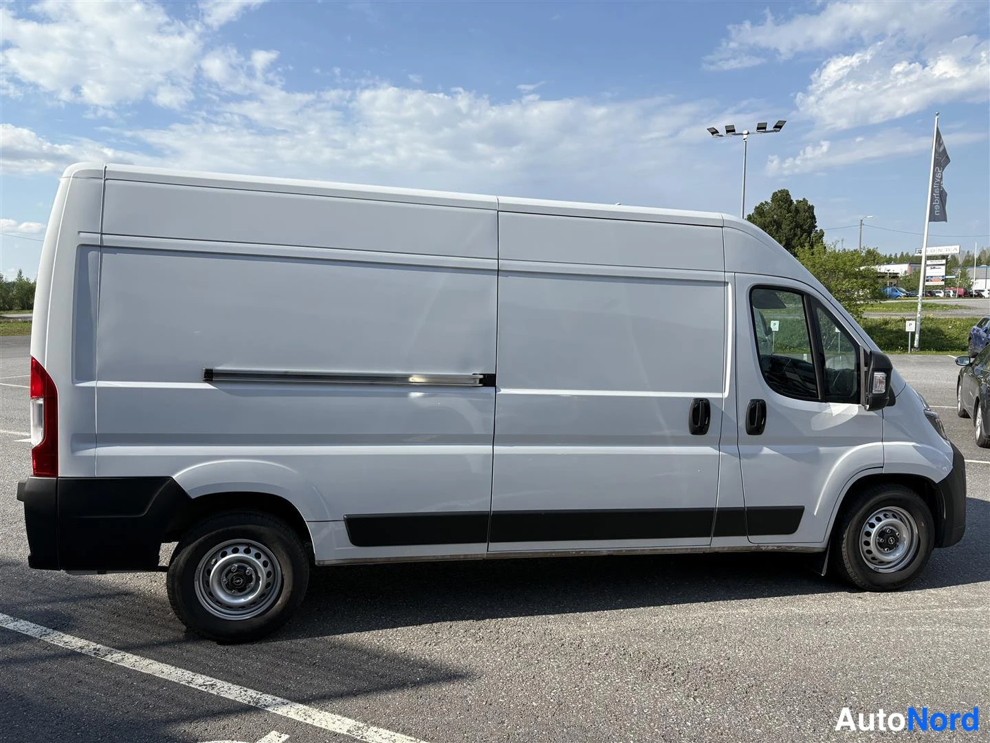 Valkoinen Opel Movano 2025, kuva 5