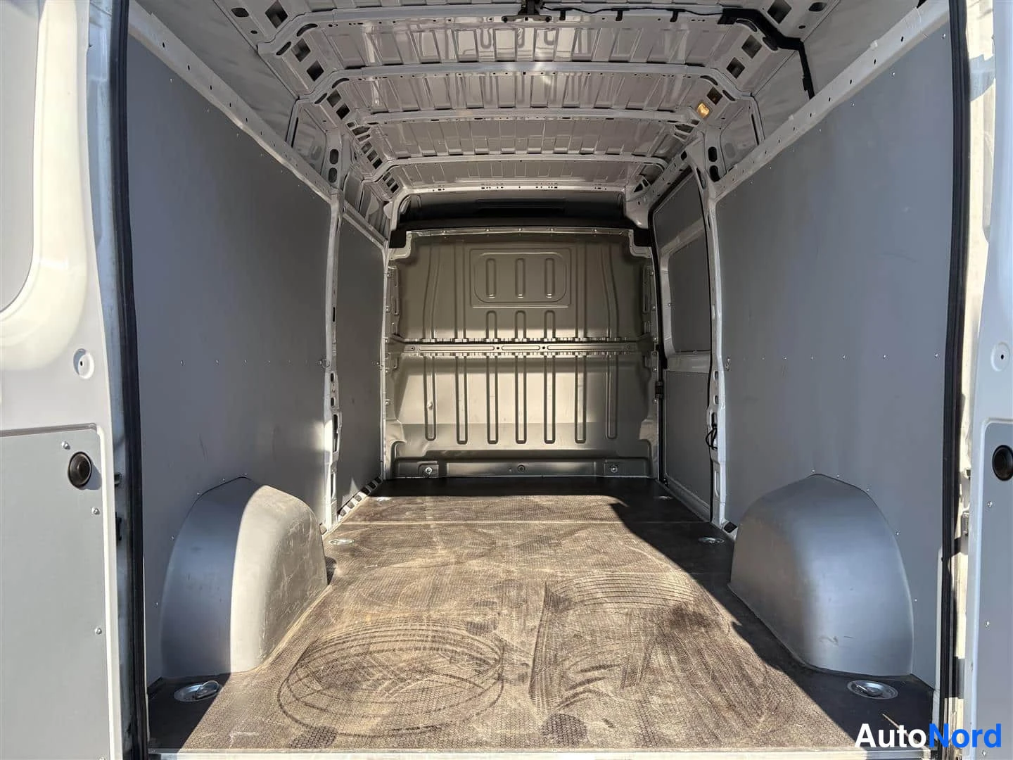 Valkoinen Opel Movano 2025, kuva 7