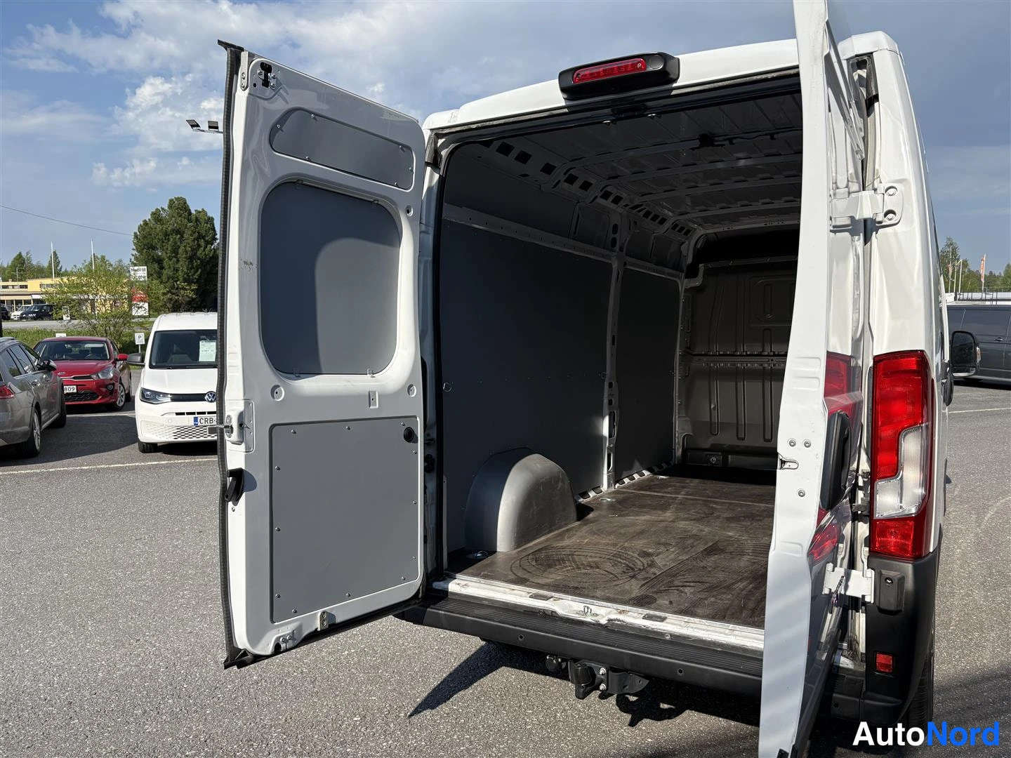 Valkoinen Opel Movano 2025, kuva 8