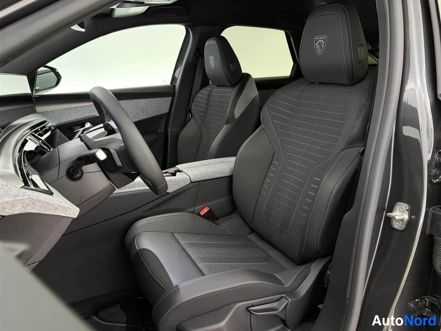 Harmaa Peugeot 3008 2026, kuva 19