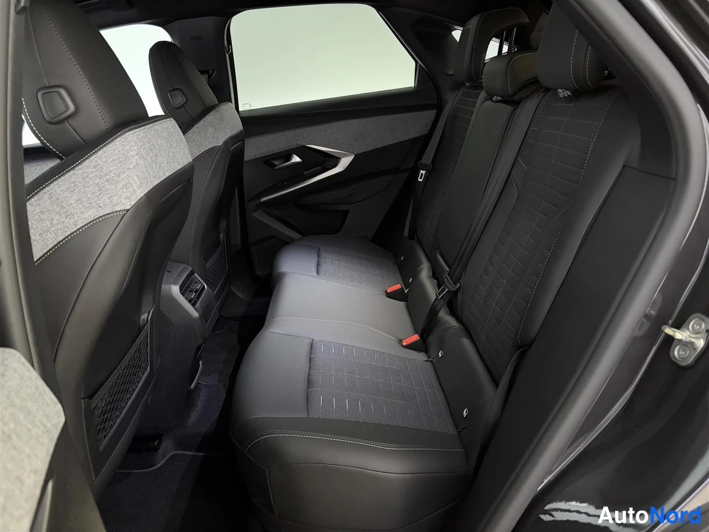 Harmaa Peugeot 3008 2026, kuva 21