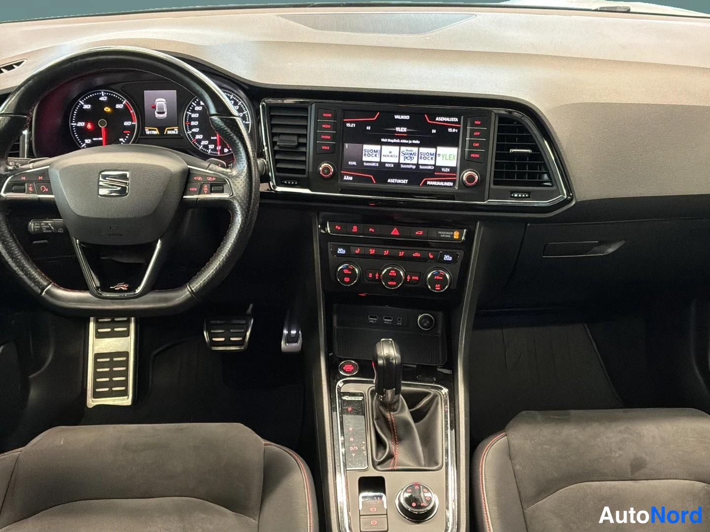 Valkoinen Seat Ateca 2018, kuva 8