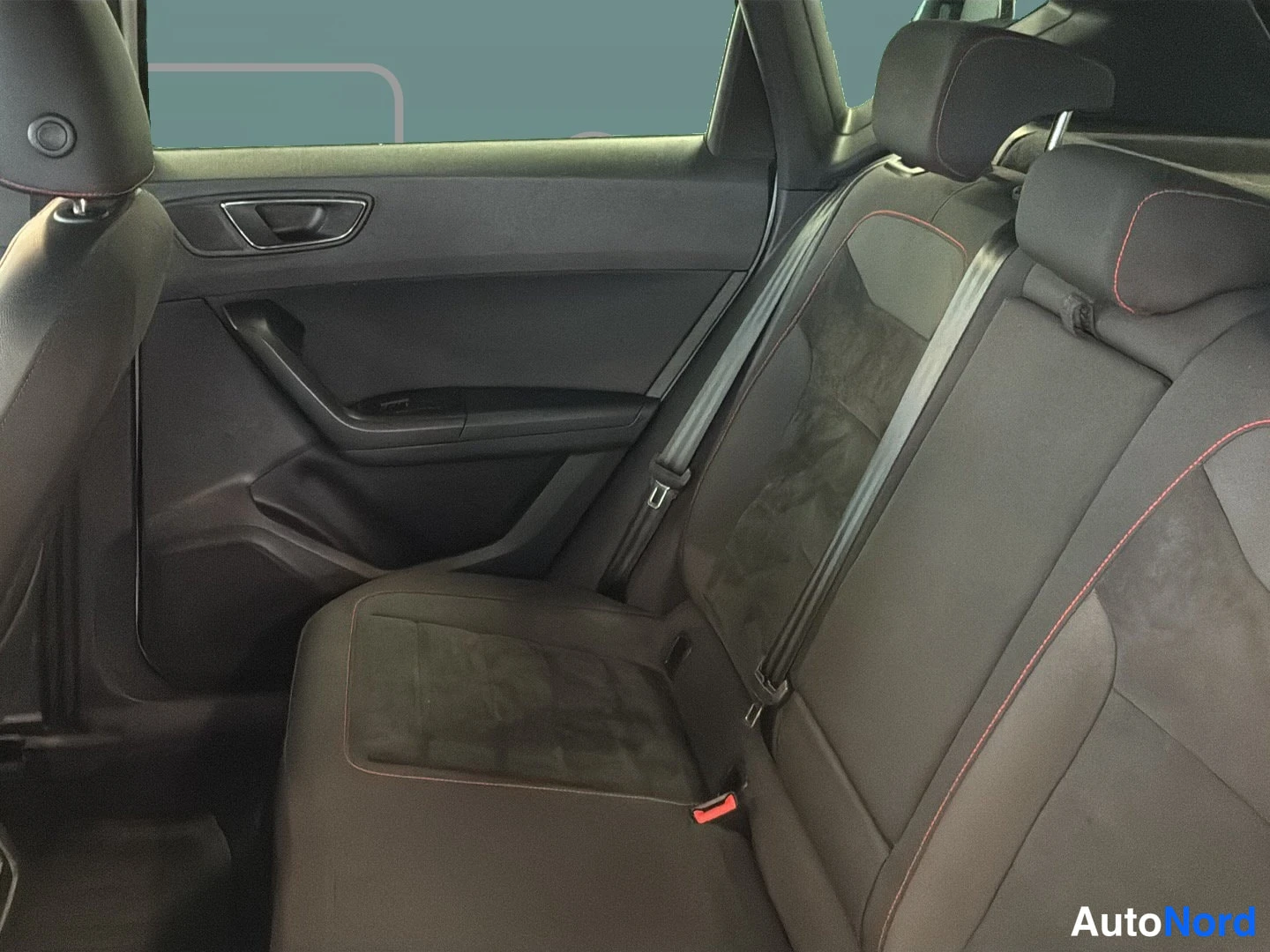 Valkoinen Seat Ateca 2018, kuva 10