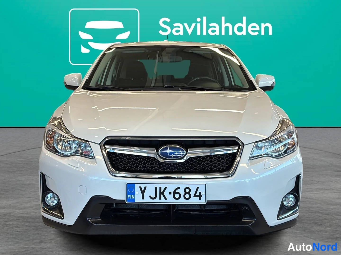 White Subaru XV 2016, photo 2