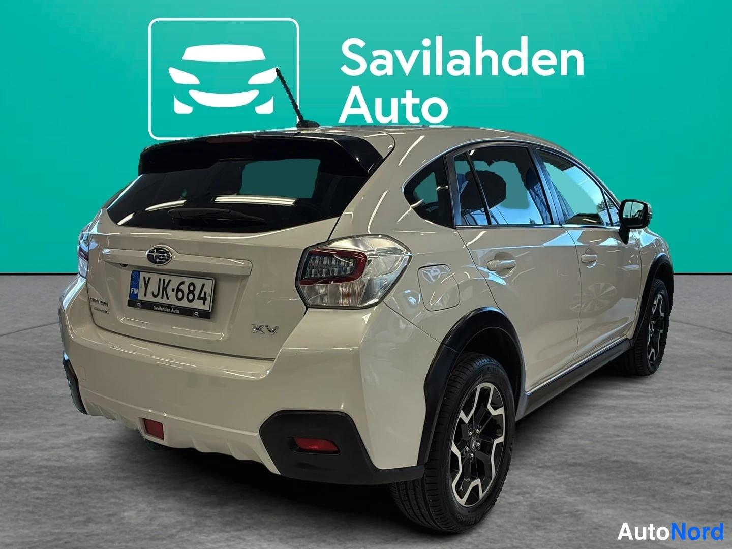 White Subaru XV 2016, photo 4