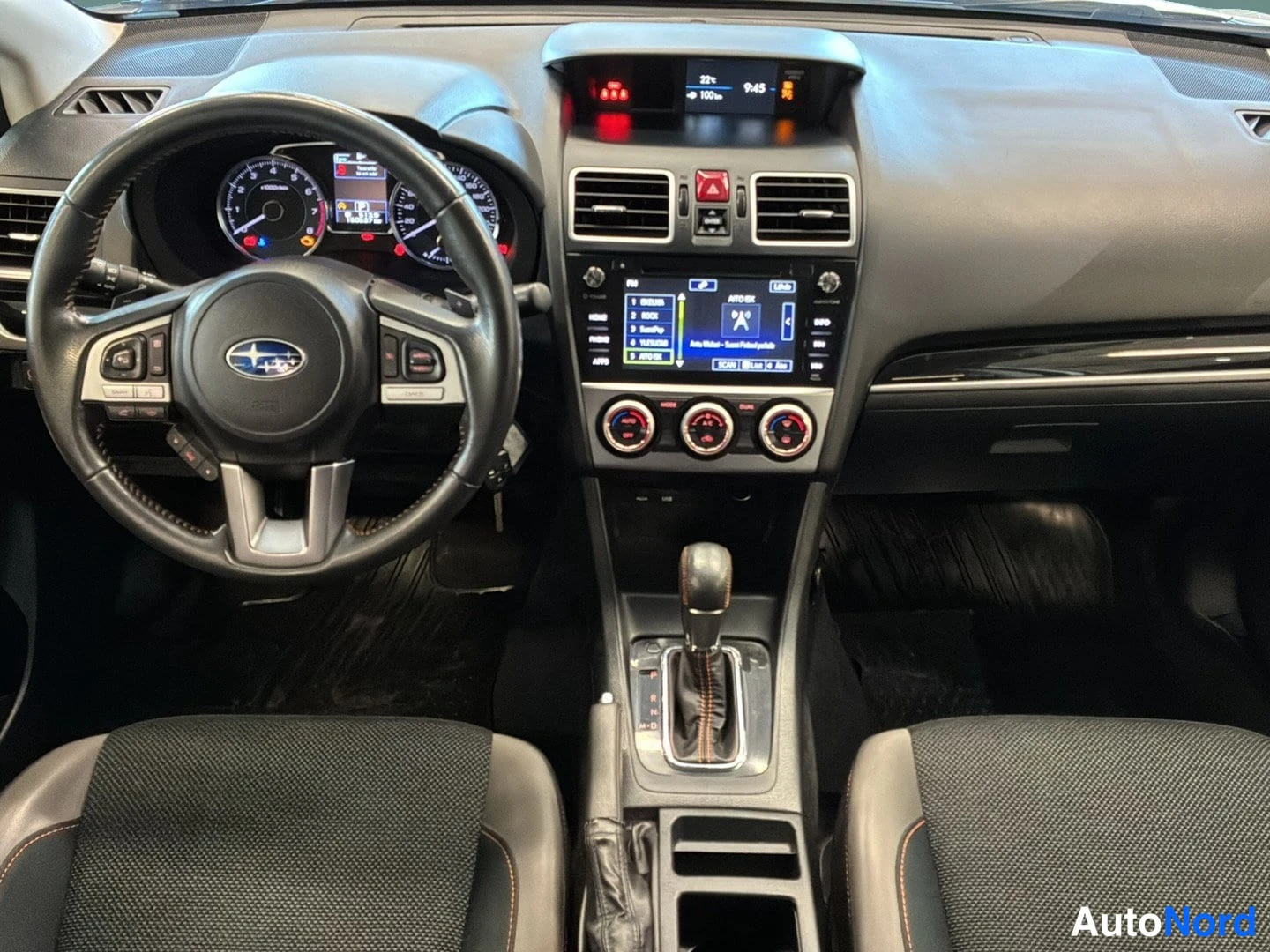 White Subaru XV 2016, photo 7