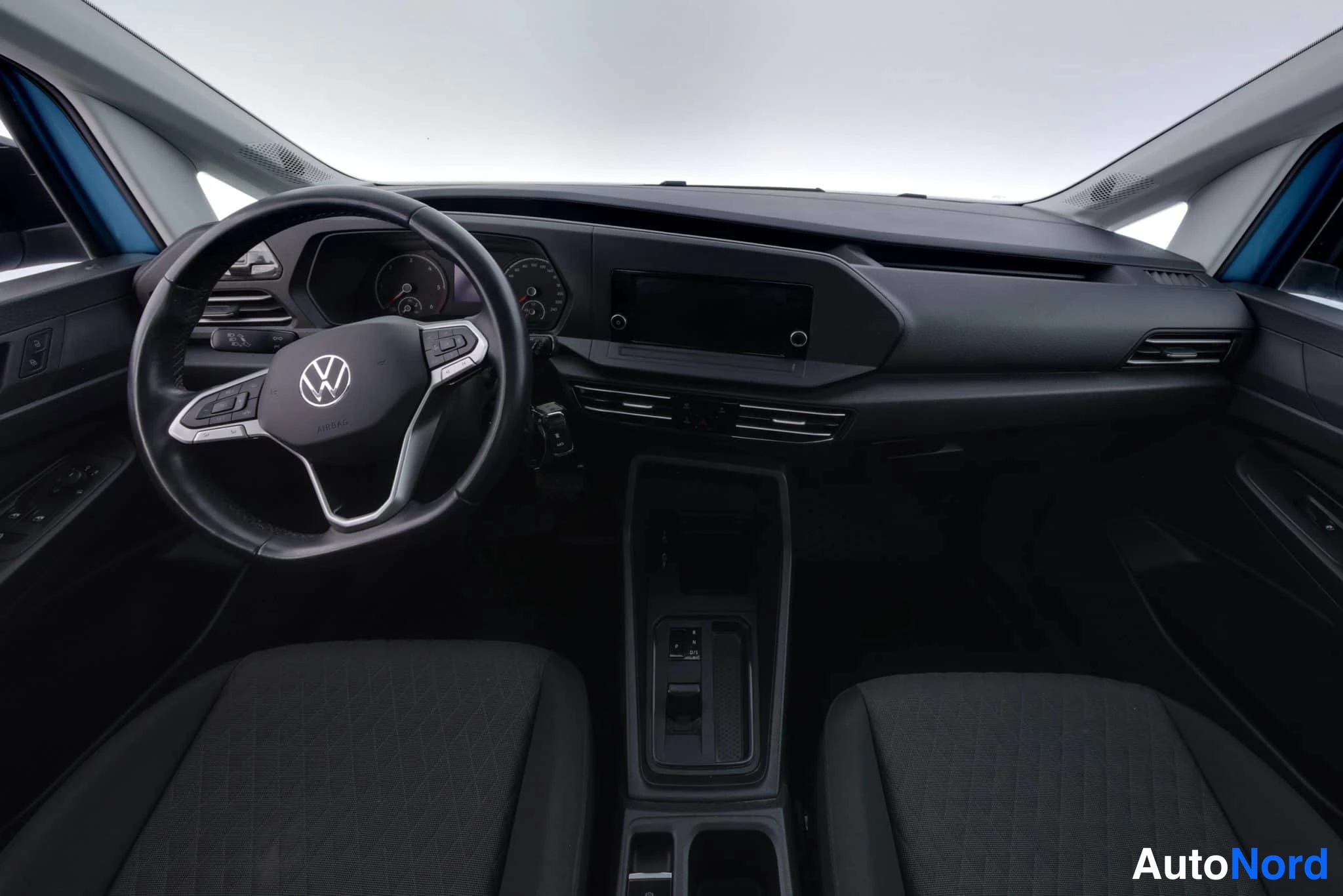 Sininen Volkswagen Caddy 2021, kuva 14