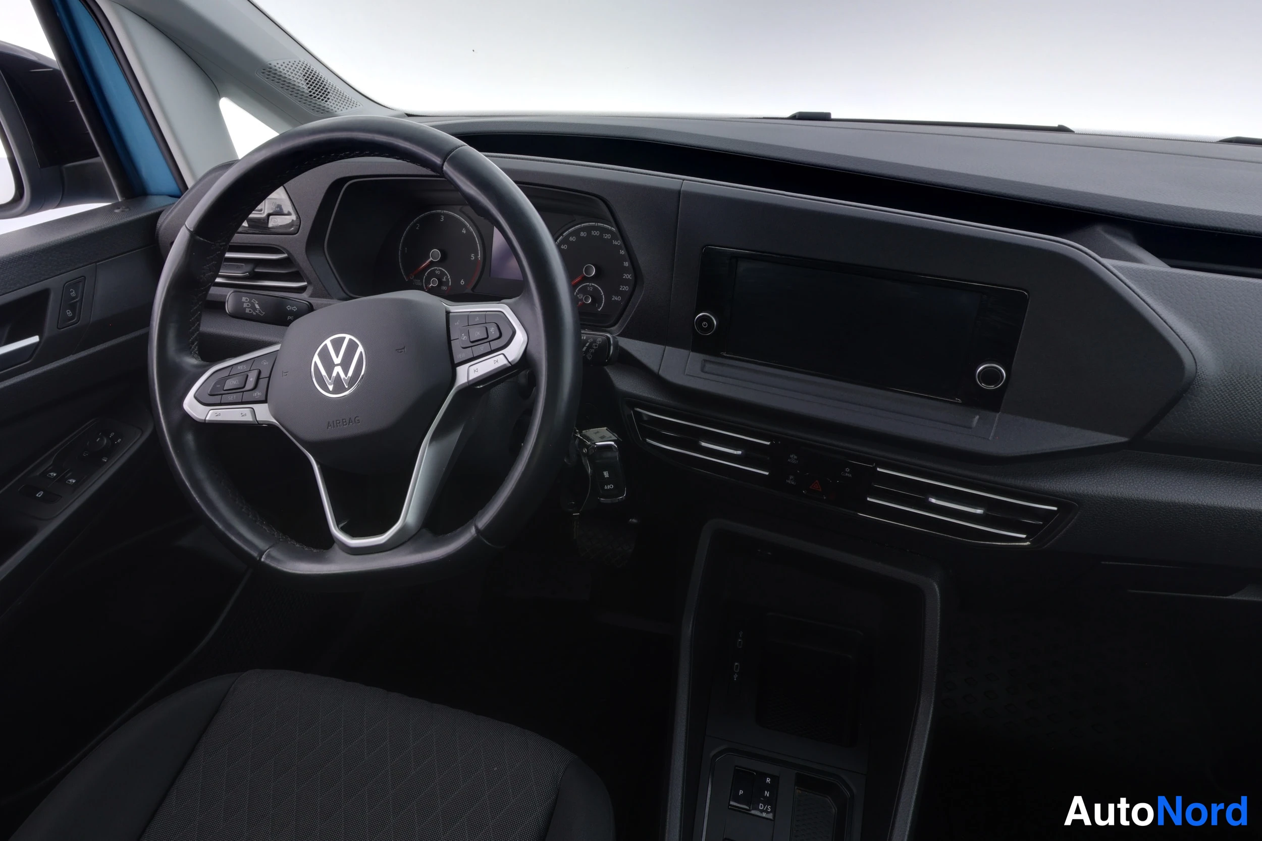 Sininen Volkswagen Caddy 2021, kuva 15
