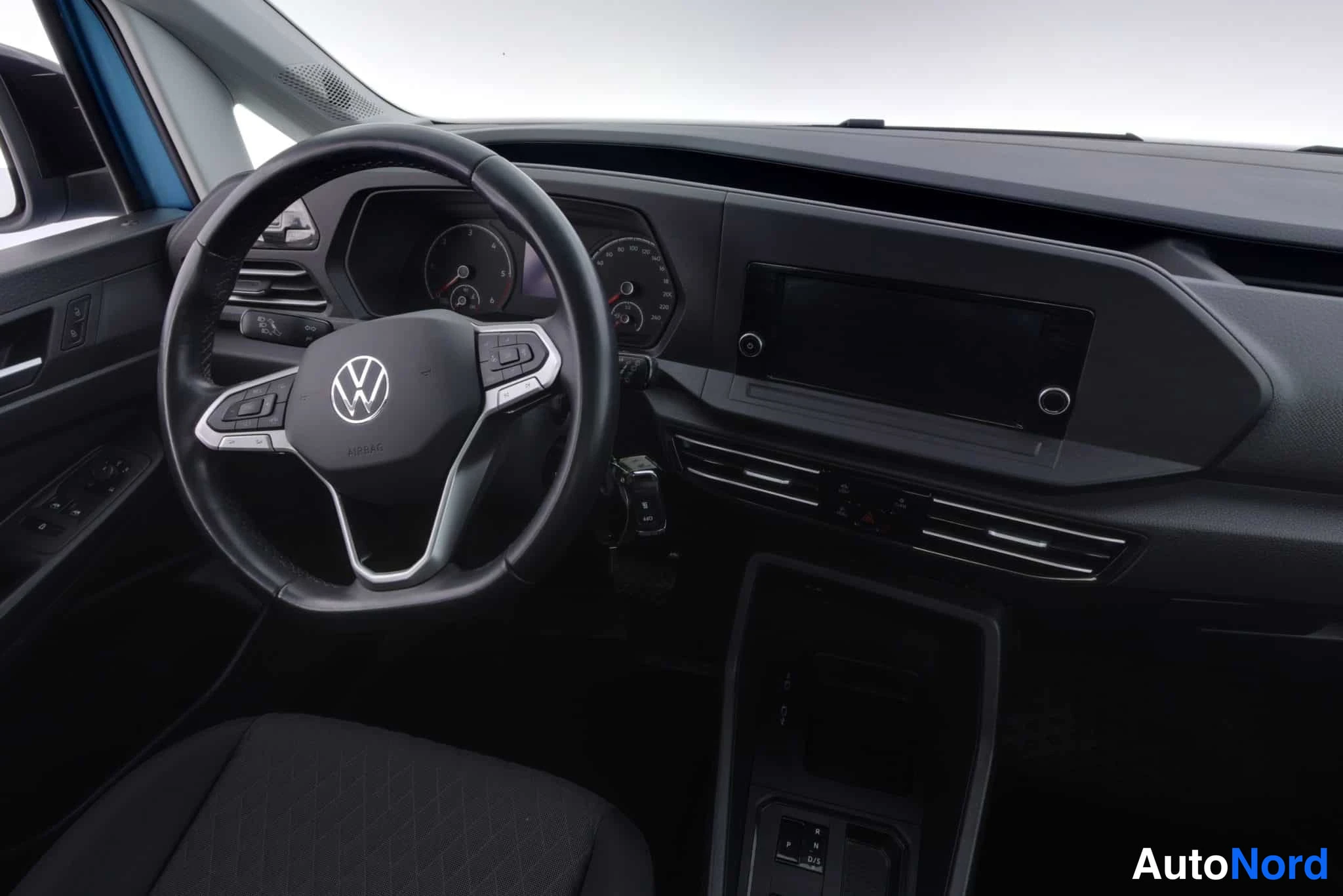 Sininen Volkswagen Caddy 2021, kuva 16