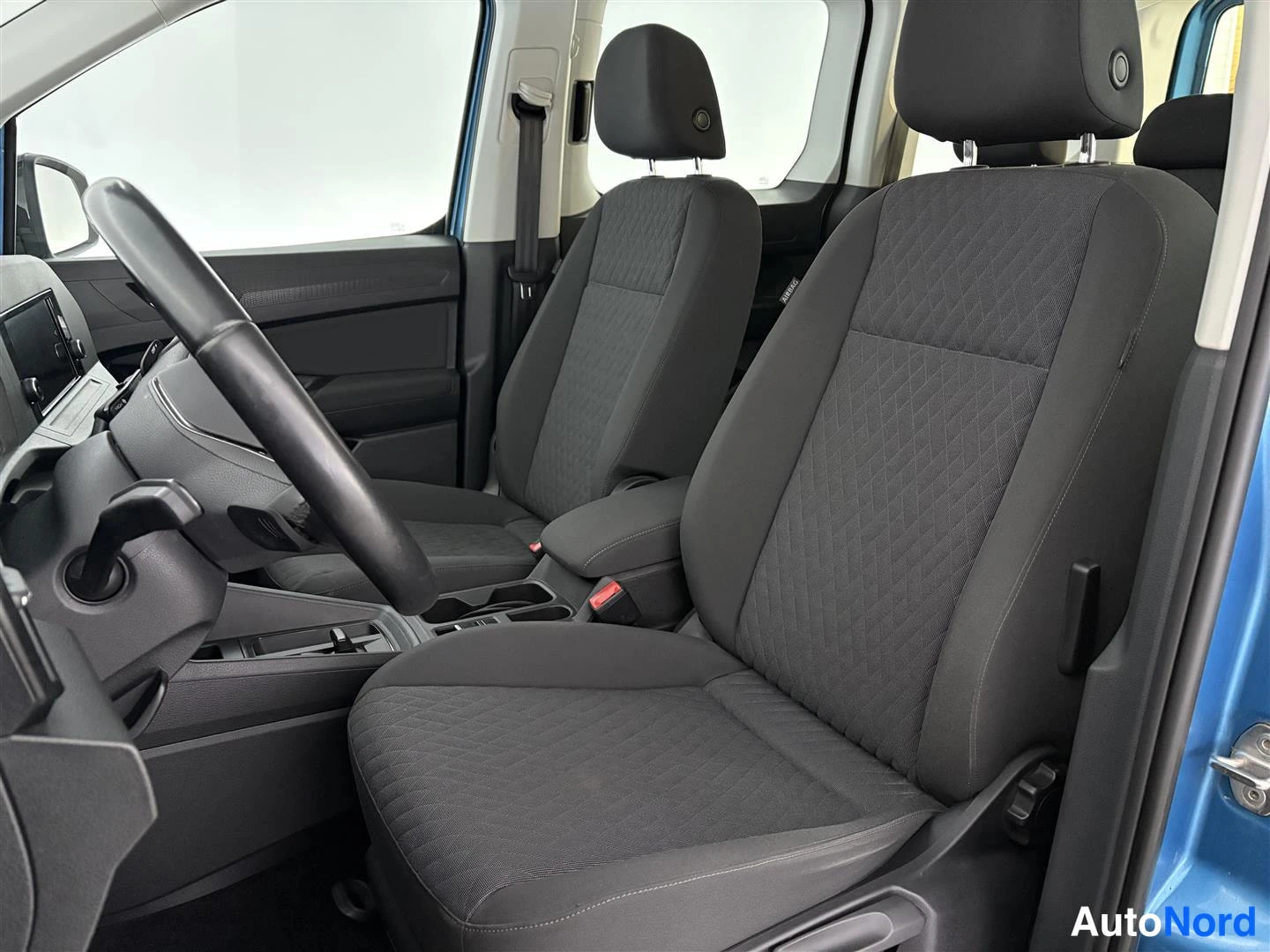 Sininen Volkswagen Caddy 2021, kuva 19
