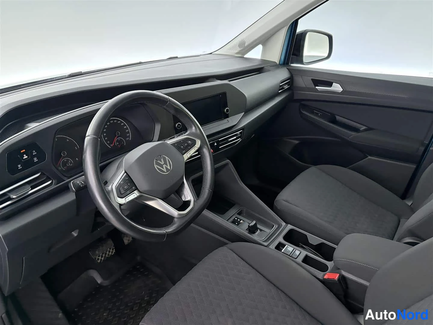 Sininen Volkswagen Caddy 2021, kuva 20