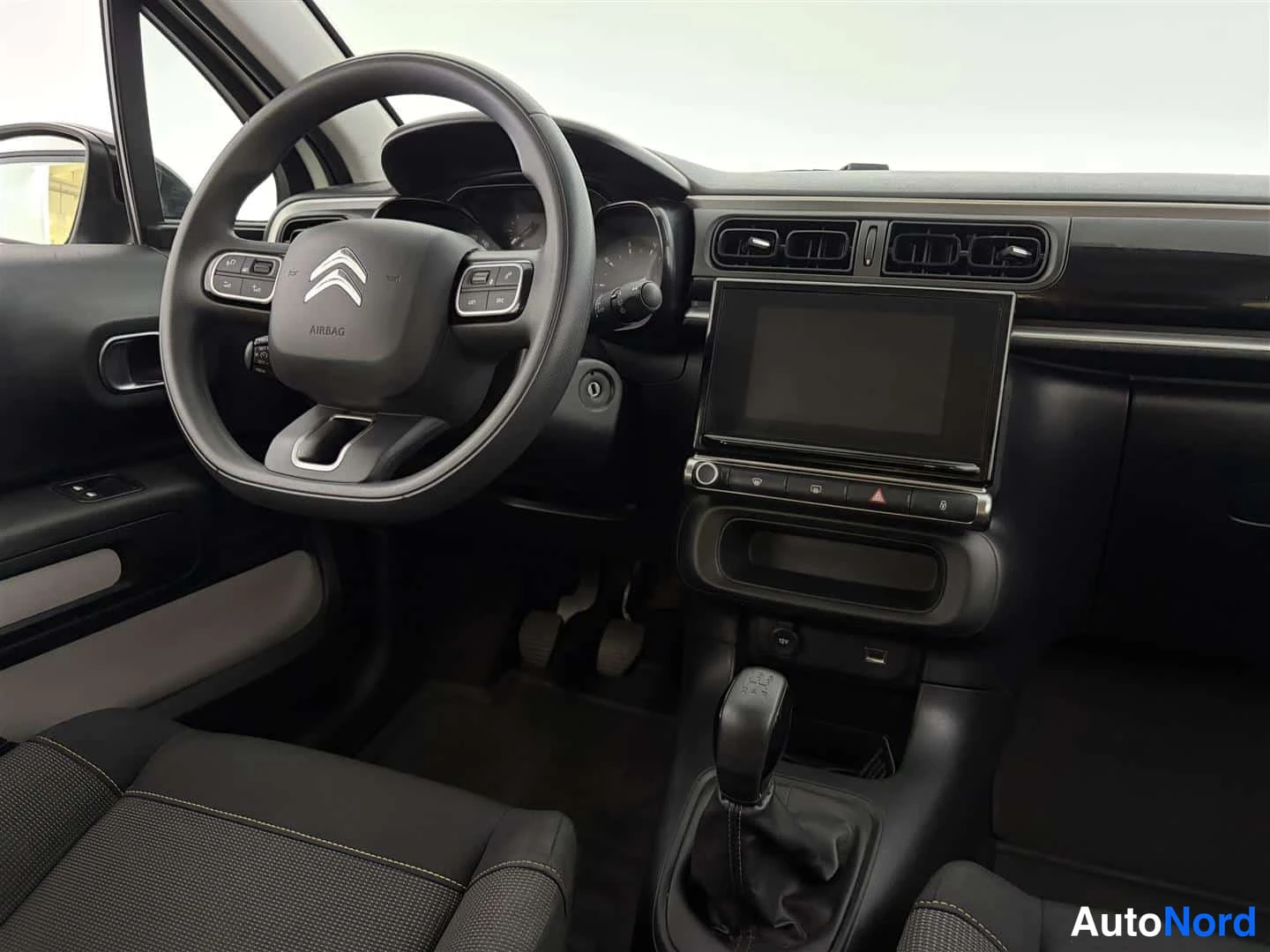 Valkoinen Citroen C3 2023, kuva 15